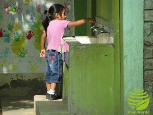 Wasser-ist-lebensnotwndig-Plan-Verde-e.V